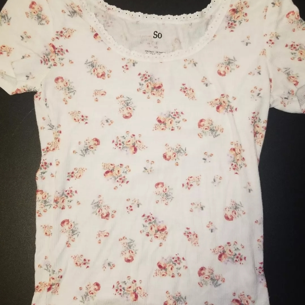 Flower print ribbed tee